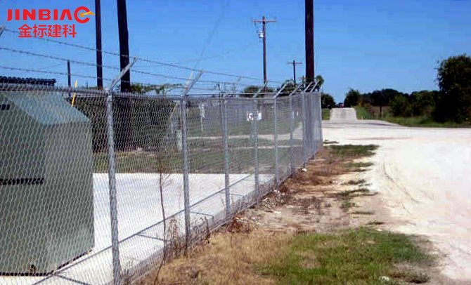 Chain Link barbed wire 1