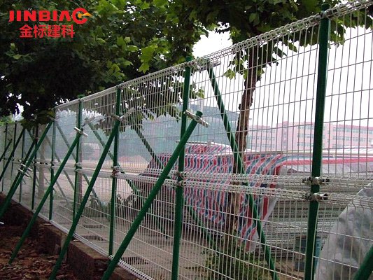 Top Reasons to Invest in Metal Mesh Fences